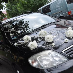 dekoracja-samochodu-wypożyczalnia-bukiety-ślubne-weddingstory-lublin